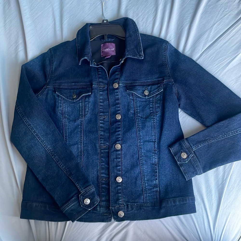 Blue denim jacket size medium ✨